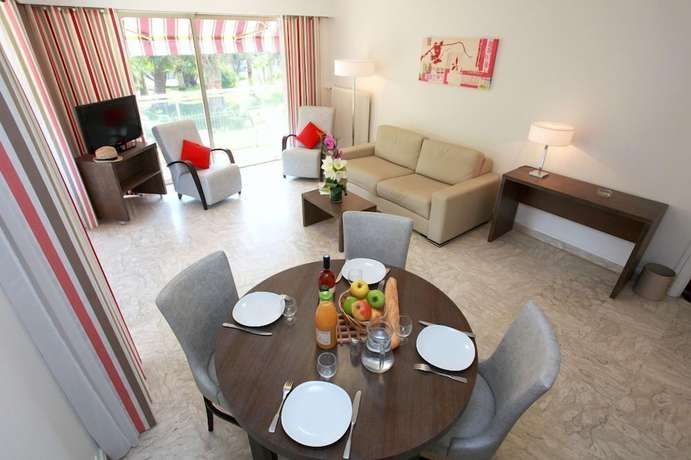 Imagen de la habitación del Apartahotel The Originals Résidence, Les Strélitzias, Antibes Juan-Les-Pins. Foto 7