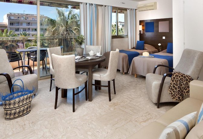 Imagen general del Apartahotel The Originals Résidence, Les Strélitzias, Antibes Juan-Les-Pins. Foto 2