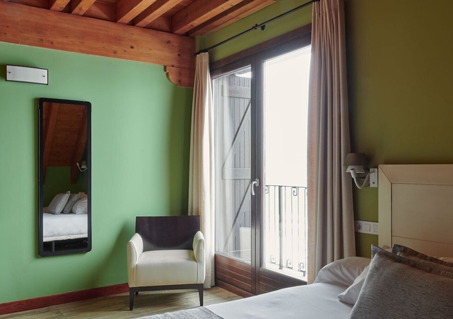 Imagen de la habitación del Apartahotel Tres Quiñones. Foto 11