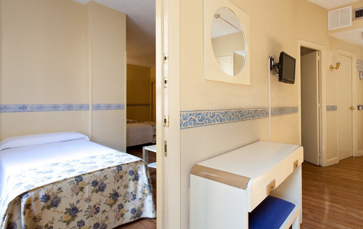 Imagen de la habitación del Apartahotel Tribu Malasaña. Foto 7