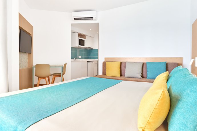 Imagen de la habitación del Apartahotel Universal Elisa. Foto 14