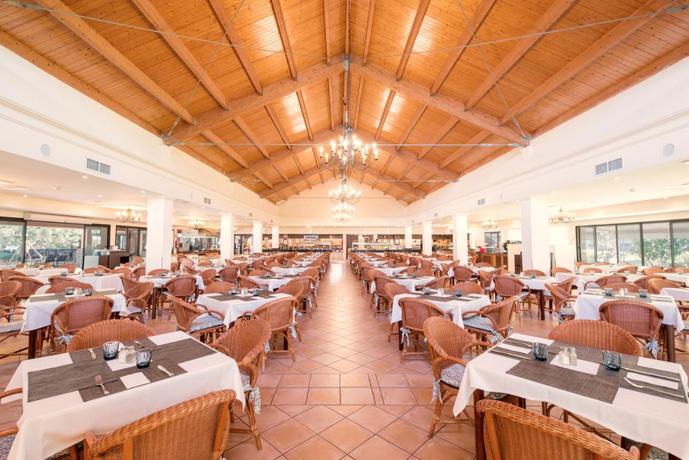 Imagen del bar/restaurante del Apartahotel Vell Mari Hotel and Resort. Foto 3