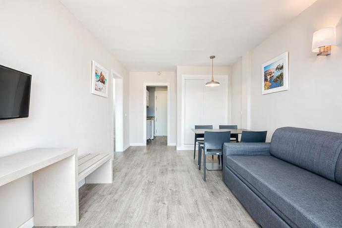 Imagen de la habitación del Apartahotel Veramar. Foto 4