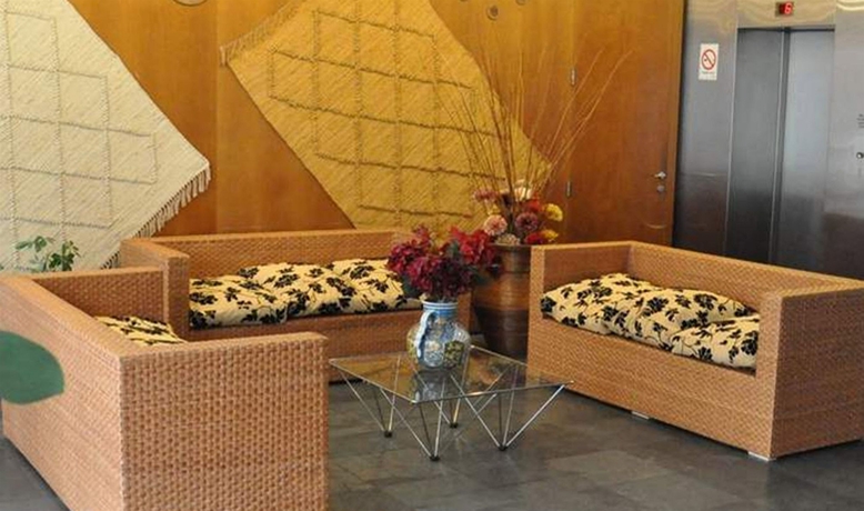 Imagen de los interiores del Apartahotel Versalles Suites. Foto 9