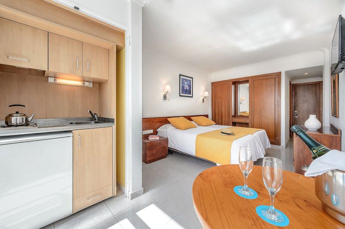 Imagen de la habitación del Apartahotel Vibra Bay. Foto 4