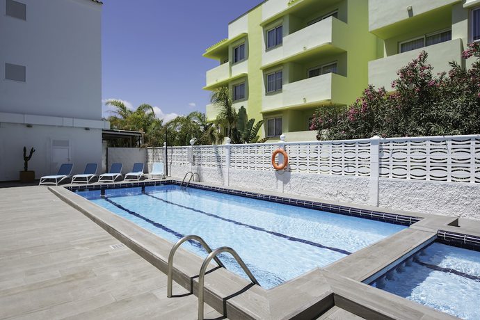 Imagen de la piscina del Apartahotel Vibra Mogambo - Adults Only. Foto 18