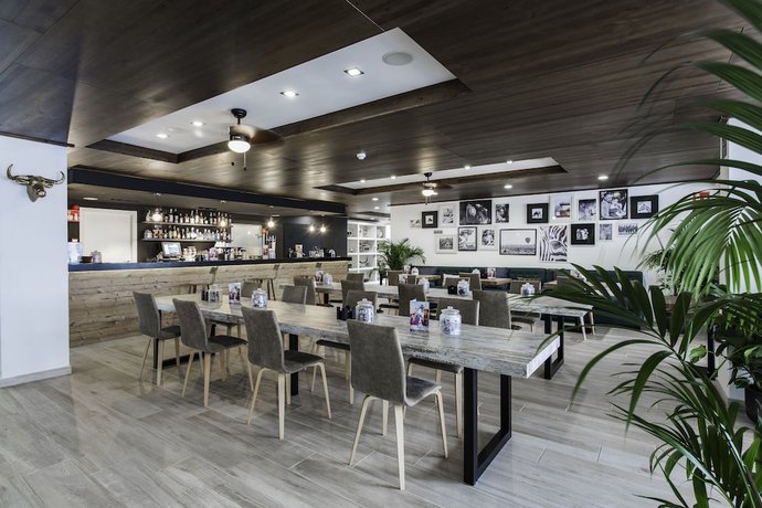 Imagen del bar/restaurante del Apartahotel Vibra Mogambo - Adults Only. Foto 5