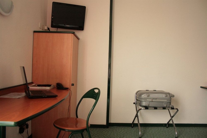 Imagen de los interiores del Apartahotel Victoria Garden Pau. Foto 10