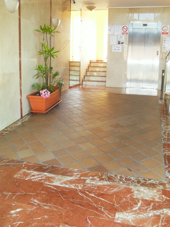 Imagen de los interiores del Apartahotel Vidalbir. Foto 4