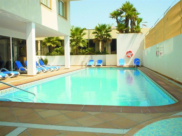 Imagen de la piscina del Apartahotel Vidalbir. Foto 12