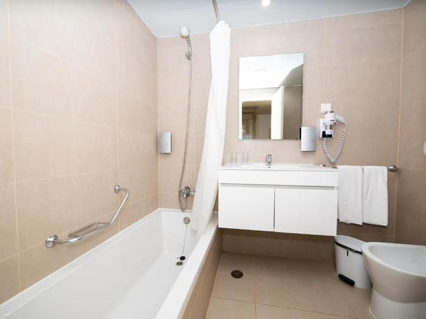 Imagen de la habitación del Apartahotel Vila Baleira Suites. Foto 4