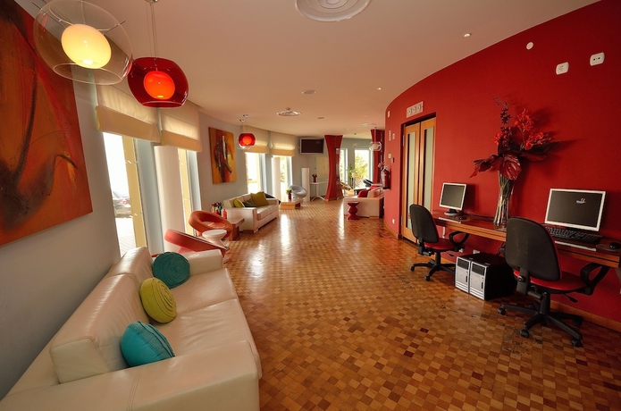 Imagen del bar/restaurante del Apartahotel Vila Luz. Foto 2