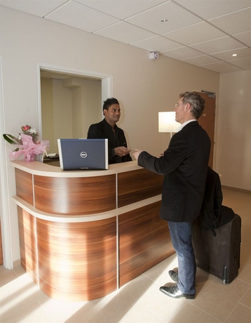 Imagen de los interiores del Apartahotel Villa Val Sénart. Foto 5