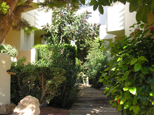 Imagen de los exteriores del Apartahotel Villas La Manga. Foto 4