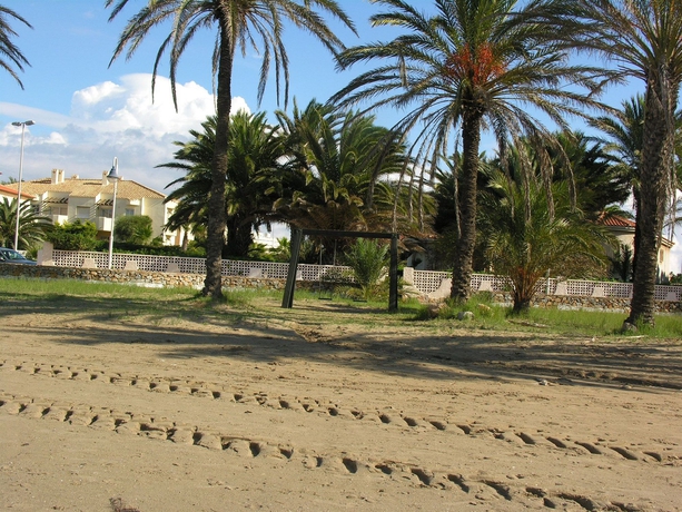 Imagen de los exteriores del Apartahotel Villas La Manga. Foto 6