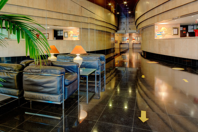 Imagen de los interiores del Apartahotel Vip Executive Eden. Foto 13