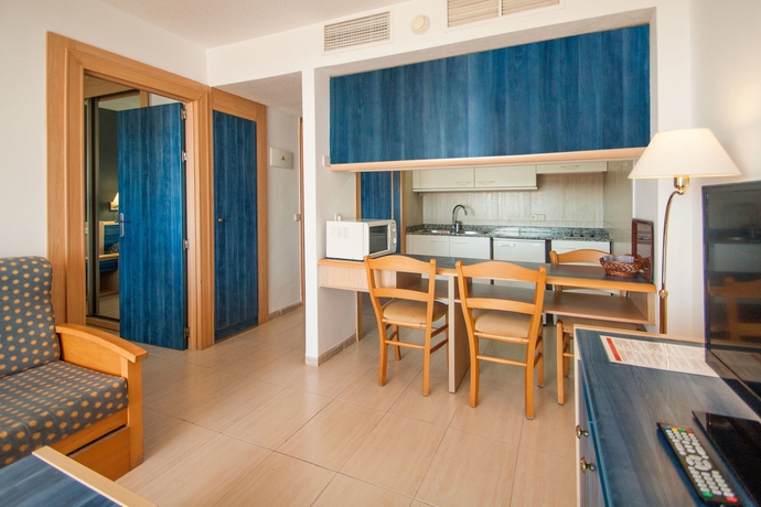 Imagen de la habitación del Apartahotel Vistasol Apartments. Foto 13