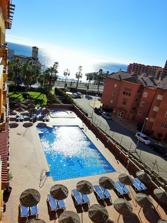 Imagen de la piscina del Apartahotel ViveMar. Foto 15