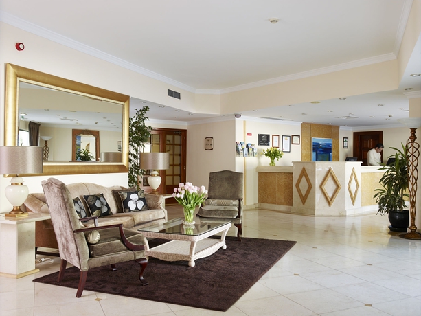 Imagen de los interiores del Apartahotel Voco Formosa Park – Algarve. Foto 13