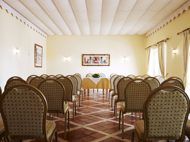 Imagen de los interiores del Apartahotel Voco Formosa Park – Algarve. Foto 14