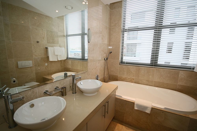 Imagen de la habitación del Apartahotel Waterfront Village. Foto 7