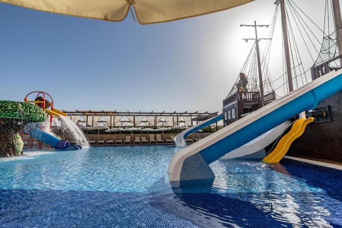 Imagen general del Apartahotel Zafiro Bahía. Foto 14