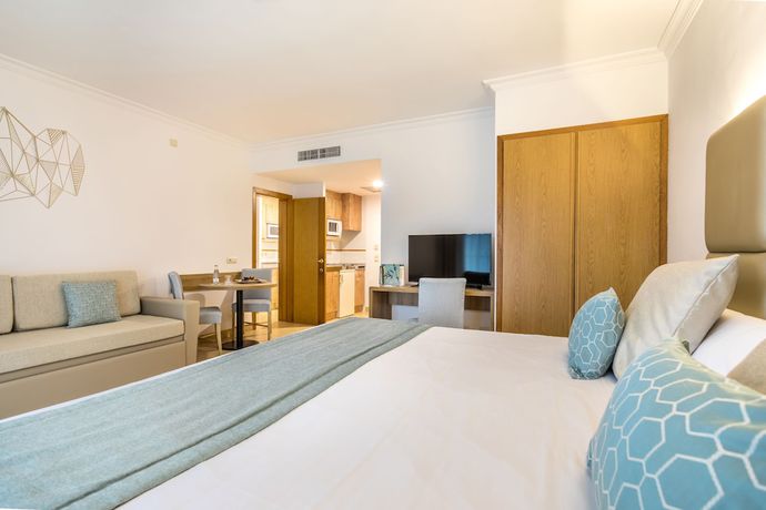 Imagen de la habitación del Apartahotel Zafiro Mallorca. Foto 21