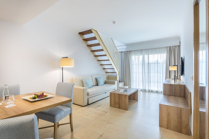 Imagen de la habitación del Apartahotel Zafiro Mallorca. Foto 29