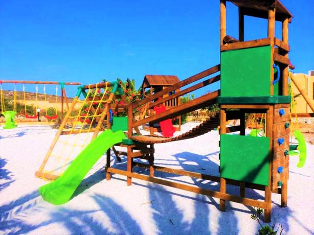 Imagen general del Apartahotel Zorbas Beach Village Hotel. Foto 2