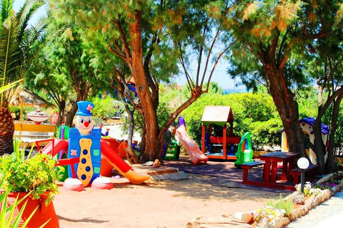 Imagen general del Apartahotel Zorbas Beach Village Hotel. Foto 3