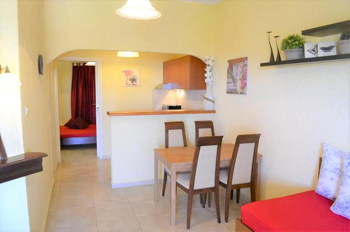 Imagen general del Apartahotel Zorbas Beach Village Hotel. Foto 4