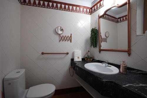 Imagen de la habitación del Apartamentos ADANAR Muralla Zir&iacute; Centro Premium. Foto 20
