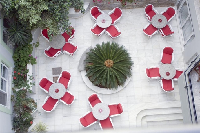 Imagen general del Apartamentos ALANTHA. Foto 10