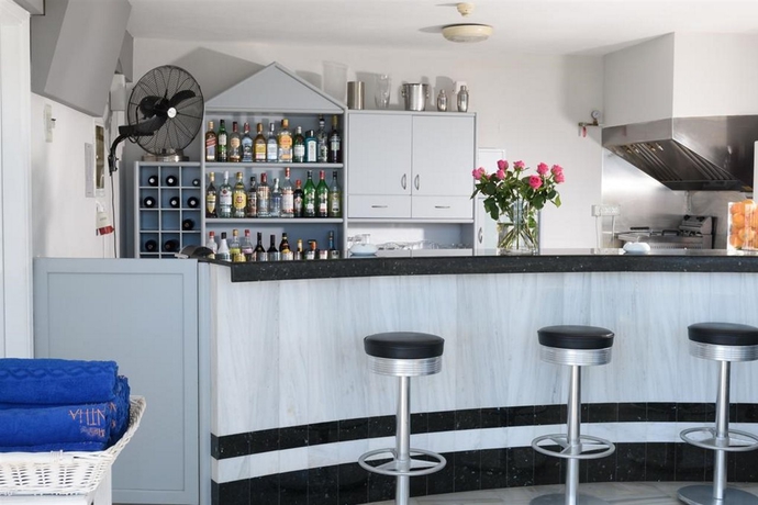 Imagen general del Apartamentos ALANTHA. Foto 11