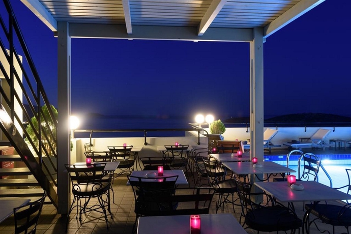 Imagen general del Apartamentos ALANTHA. Foto 12