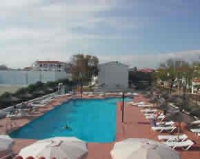 Imagen de la piscina del Apartamentos APARTAMENTOS CALA'N PORTER PLAYA. Foto 5