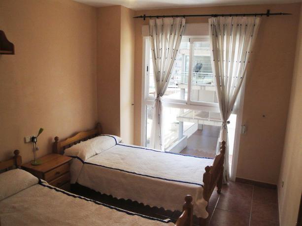 Imagen general del Apartamentos APCOSTAS Argenta Caleta. Foto 13