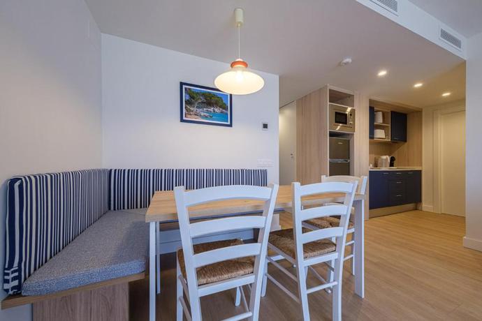 Imagen de los interiores del Apartamentos &Aacute;ncora Salou La Siesta. Foto 5