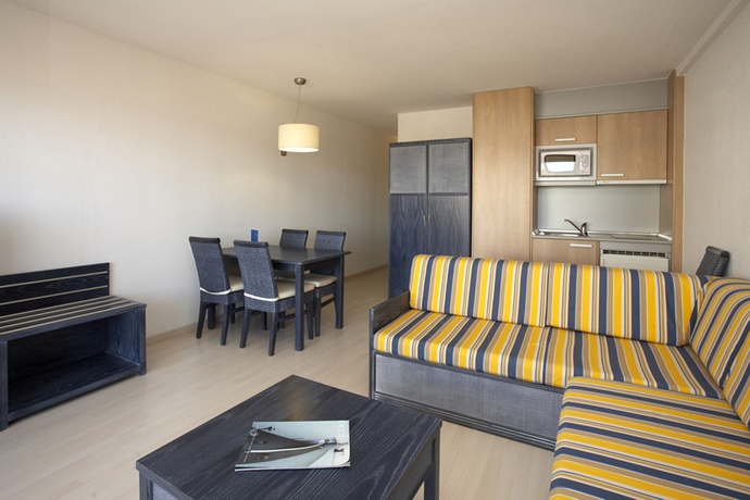 Imagen de los interiores del Apartamentos Acacias Salou. Foto 5