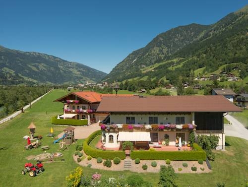 Imagen de los exteriores del Apartamentos Achenhof Y Landhaus Salzmann. Foto 6