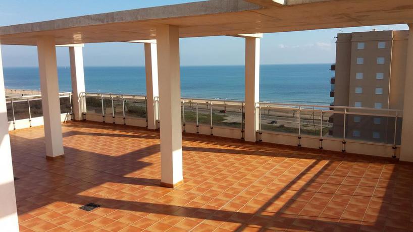 Imagen de los exteriores del Apartamentos Acrópolis 3000. Foto 10