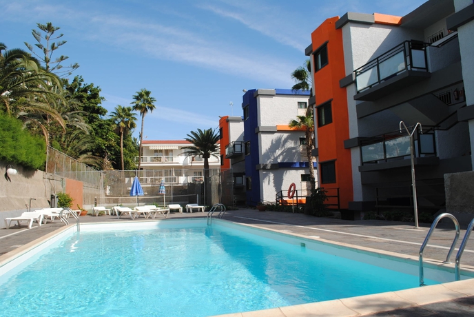Imagen de la piscina del Apartamentos Africana, Playa del Inglés. Foto 16