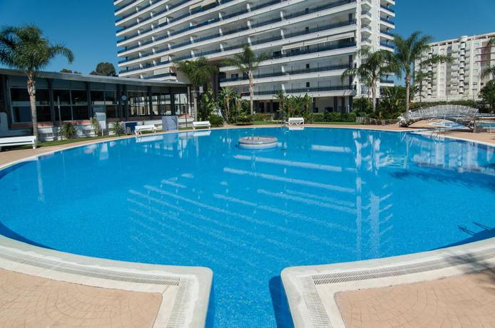 Imagen de la piscina del Apartamentos Ag Eden Resort. Foto 9