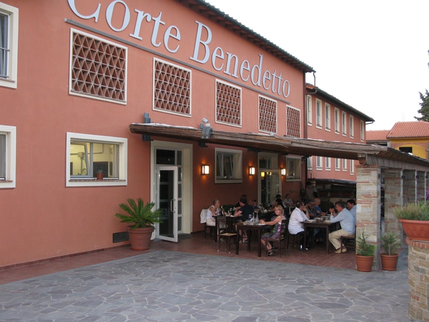 Imagen del bar/restaurante del Apartamentos Agriturismo Corte Benedetto. Foto 4