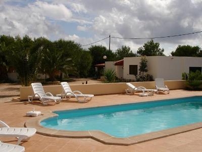 Imagen de la piscina del Apartamentos Aguamar. Foto 5