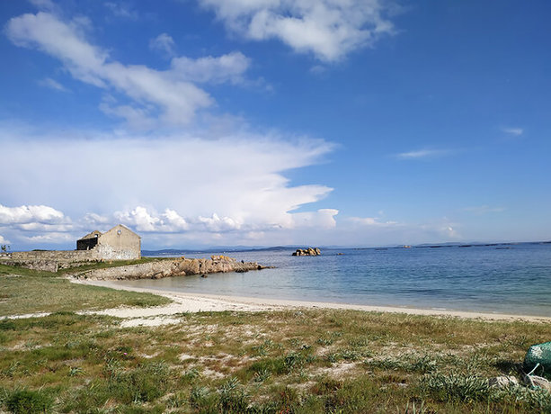 Imagen de los exteriores del Apartamentos Aguiño Ribeira 3000. Foto 12
