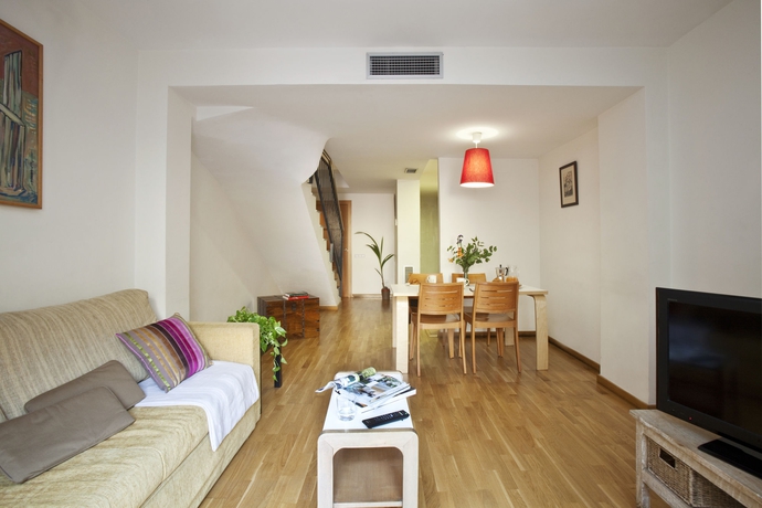 Imagen de los interiores del Apartamentos AinB Eixample-Entença. Foto 15