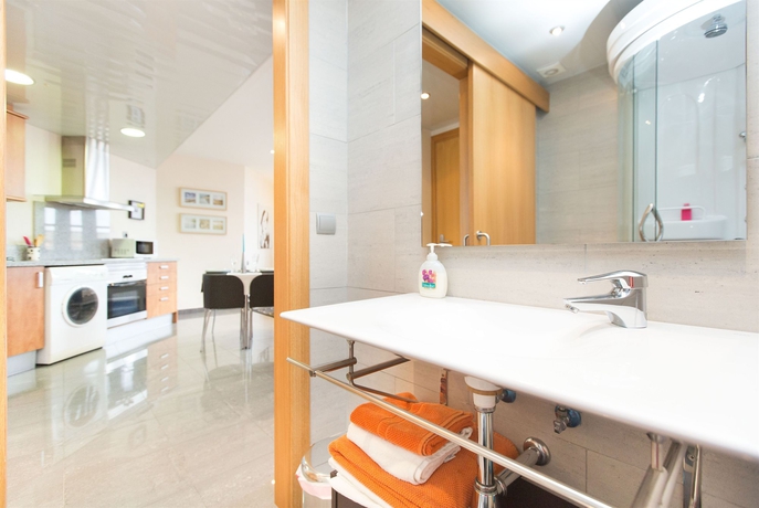 Imagen de la habitación del Apartamentos AinB Universitat. Foto 7