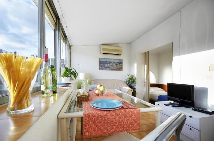 Imagen general del Apartamentos Ainb Diagonal Francesc Macia . Foto 11