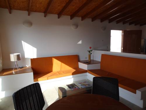 Imagen de la habitación del Apartamentos Akas Hotel. Foto 1